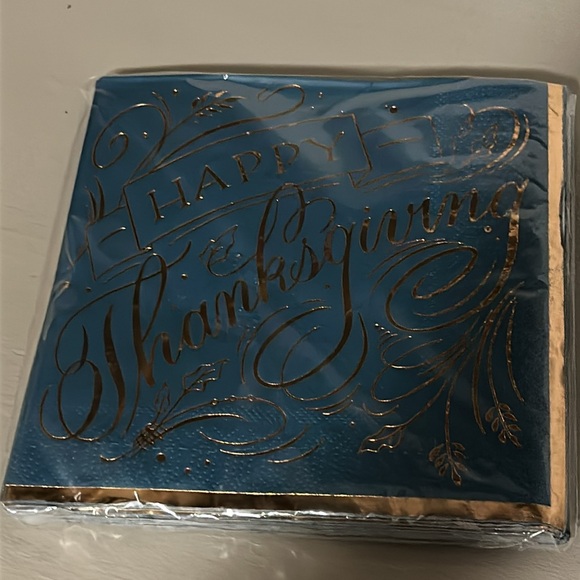 Thanksgiving Elegance Dinner Plates & Napkins - Picture 7 of 10